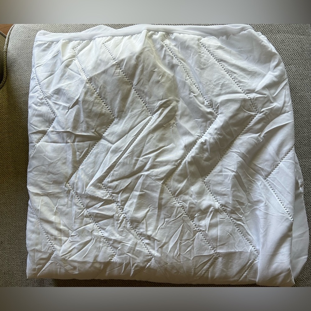 Twin mattress pad/topper